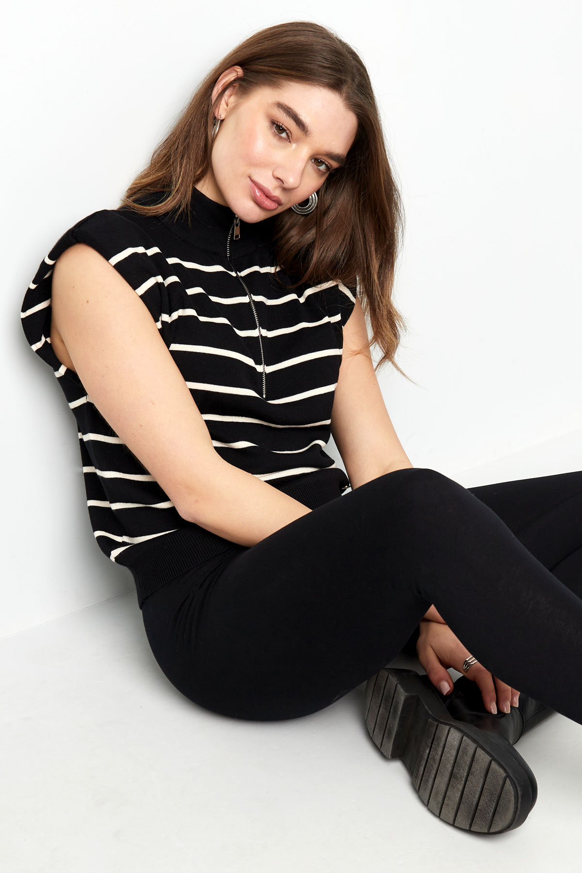 Striped spencer with zipper - black and white Picture2